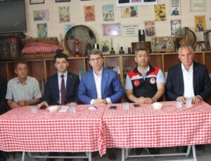 Amasya Valisi fırtından etkilenen köylerde inceledi