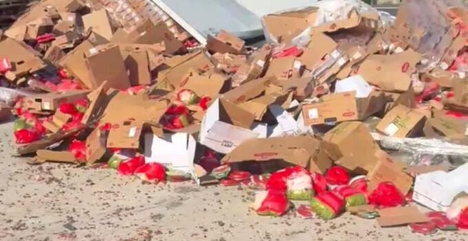 Ankara yolunda tır akaryakıt istasyonuna daldı, faciadan dönüldü