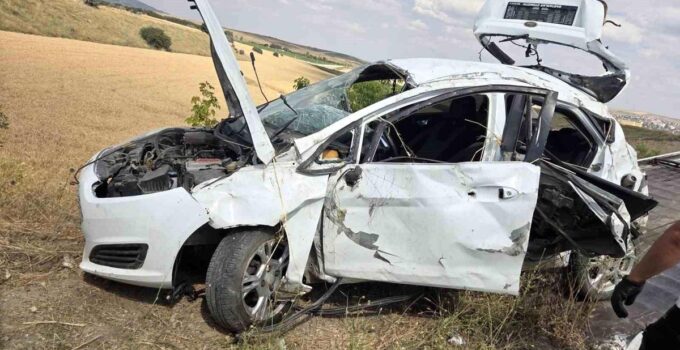 Ankara’da otomobil şarampole yuvarlandı: 3 yaralı