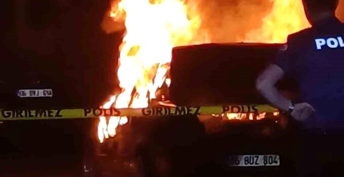 Ankara’da seyir halindeki araç alev alev yandı