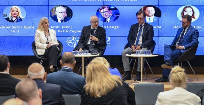 Ankara’da ‘Ukrayna’nın Avrupa Güvenlik Mimarisine Entegrasyonu’ Paneli Düzenlendi