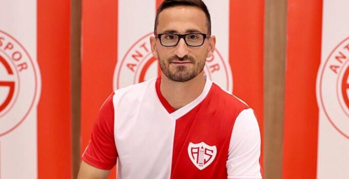 Antalyaspor, Soner Dikmen ve Erdoğan Yeşilyurt ile yeni sözleşme imzaladı