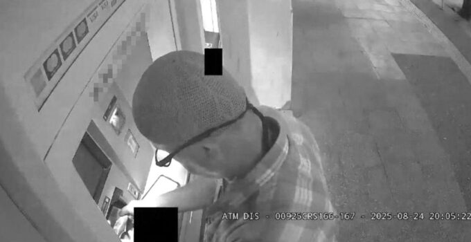 ATM’den geri çıkan parayı cüzdanına alıp kayıplara karıştı