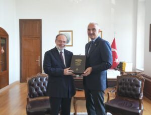Bakan Ersoy, TİBU Rektörü Görmez ile bir araya geldi