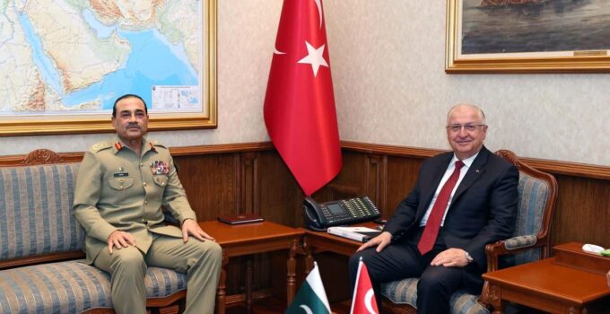 Bakan Güler, Pakistanlı Mareşal Munir’i kabul etti