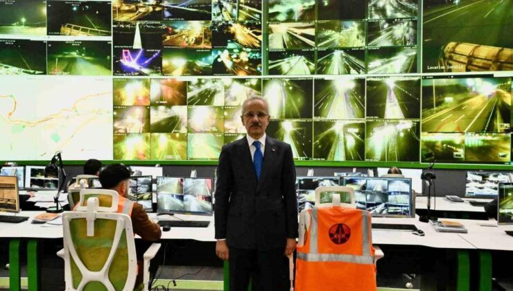 Bakan Uraloğlu: "Akıllı ulaşım sistemlerimizi bağlantılı ve otonom sürüş teknolojilerine uyumlu hale getiriyoruz"