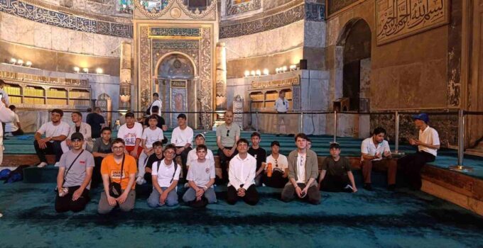 Bayburt’tan 40 öğrenciye İstanbul ve Çanakkale’de tarih ve kültür gezisi