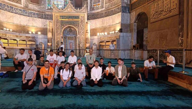 Bayburt’tan 40 öğrenciye İstanbul ve Çanakkale’de tarih ve kültür gezisi