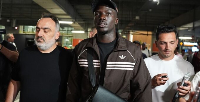 Beşiktaş’ın prensip anlaşmasına vardığı Kassoum Ouattara, İstanbul’a geldi