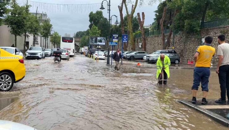 Beşiktaş’ta Çırağan Caddesi göle döndü: Sürücüler zor anlar yaşadı