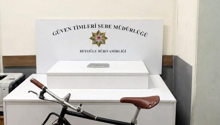 Beyoğlu’nda bisiklet çalan hırsız kamerada