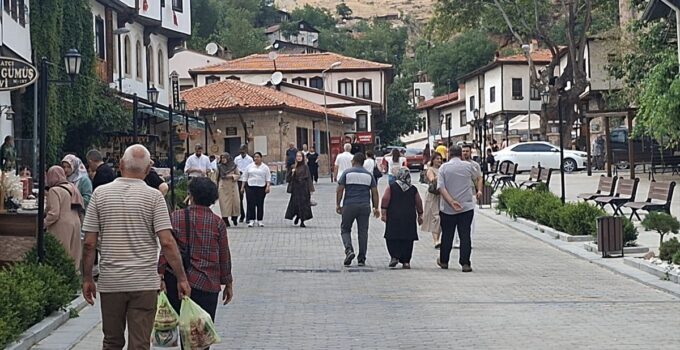 Beypazarı hafta sonu yerli turistleri çekti