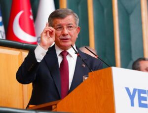 Bomba iddia: Ahmet Davutoğlu siyaseti bırakıyor