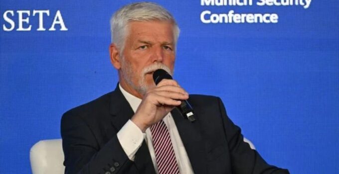 Çekya Cumhurbaşkanı Pavel: Yetkililer duygularını bir kenara bırakmalı