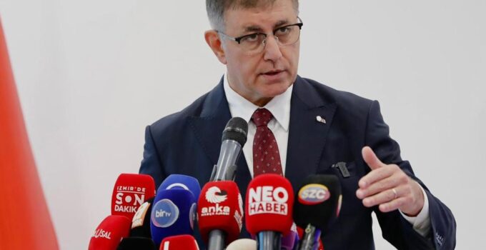 Cemil Tugay’dan AK Parti’ye geçecek iddialarına yanıt