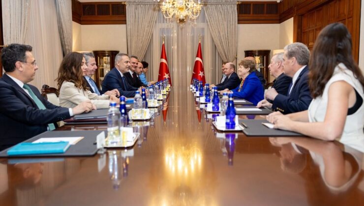 Dışişleri Bakanı Fidan, Ankara’da ABD’li senatörleri kabul etti