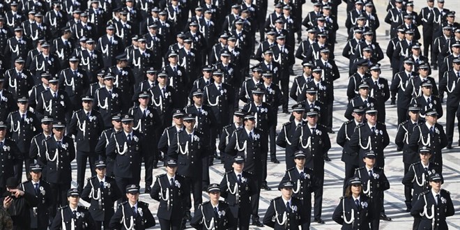 Emniyet Teşkilatına dair düzenlemeler de içeren kanun R.G.'de yayımlandı