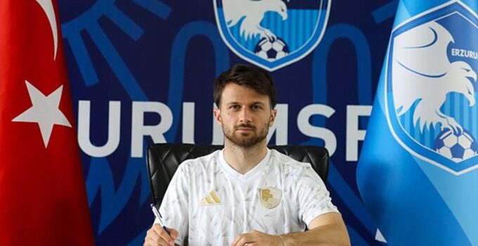 Erzurumspor FK Murat Cem Akpınar ile sözleşme yeniledi