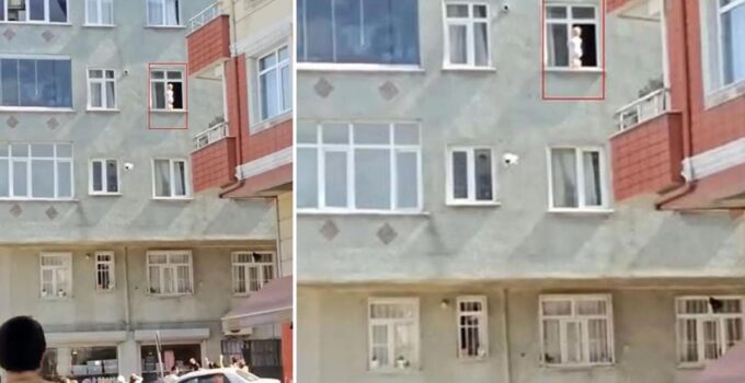 Evin penceresinde yürüyen bebek yürekleri ağza getirdi