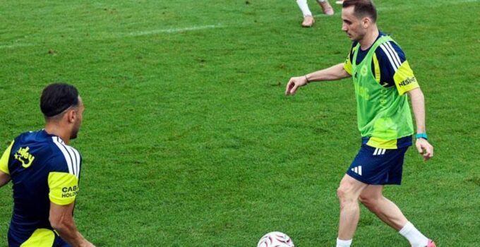 Fenerbahçe, yeni sezon hazırlıklarını sürdürdü