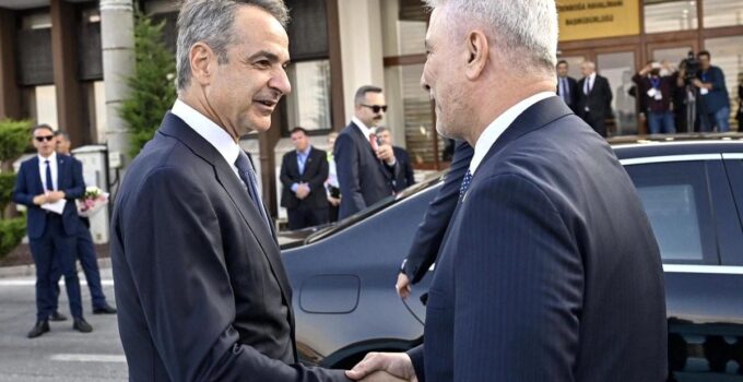 Fransa Cumhurbaşkanı Macron ve Yunanistan Başbakanı Miçotakis Ankara’da