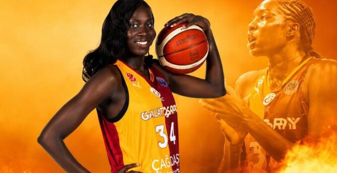Galatasaray’da Kuier sözleşmesini uzattı