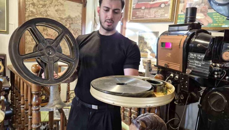 Halen çalışır vaziyetteki 98 yıllık tarihi sinema makinesi Eskişehir’de sergileniyor