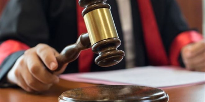 İcra dosyasını öne aldıran müdür yardımcısı ve katibine hapis cezası