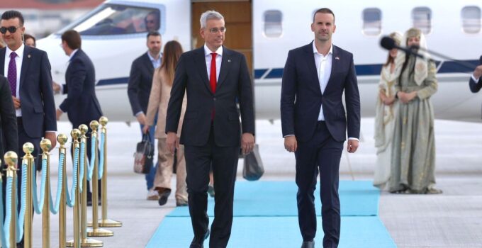 İngiltere ve Karadağ Başbakanları NATO Zirvesi İçin Ankara’ya Geldi