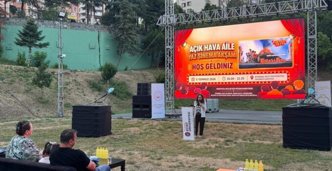 İstanbul’da koruyucu aileler ve koruma altındaki çocuklar açık hava sinemasında buluştu