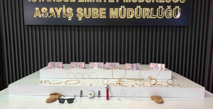 İstanbul’da suç makinesi kadınların üzerinden 1 milyonluk ziynet eşyası çıktı, takside yakalandılar