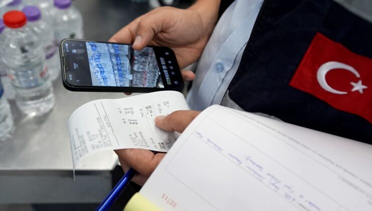 İzmir’de marketlerde su ve maden sularının fiyatları denetlendi