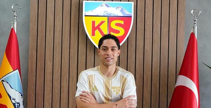Kayserispor, Talha Sarıarslan ile 3 yıllık sözleşme imzalandı