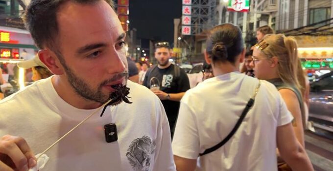 Kuralsız Sokaklar'da akrep menüsü! Tayland'ın sırlarını keşfetti
