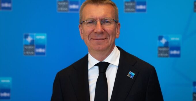 Letonya liderinden NATO Zirvesi vurgusu