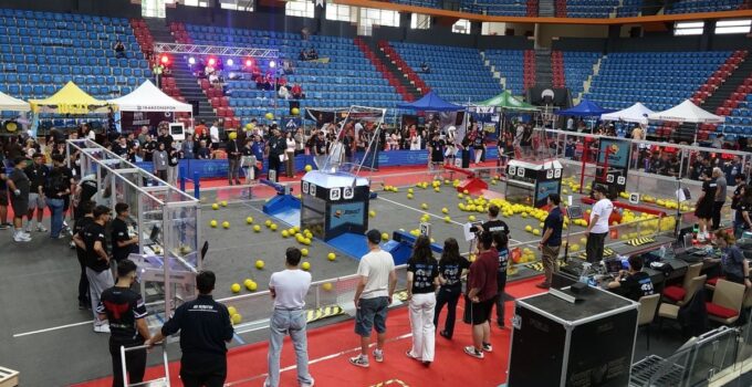 Lise öğrencilerinin ‘uluslararası robotik yarışma’ heyecanı