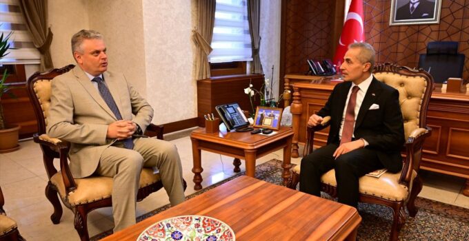 Moldova’nın Ankara Büyükelçisi Serebrian, Nevşehir’de ziyaretlerde bulundu