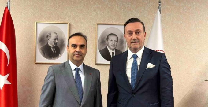 Muradiye OSB Başkanı Kıvırcık’tan Bakan Kacır’a ziyaret: Yeşil dönüşüm başlıyor