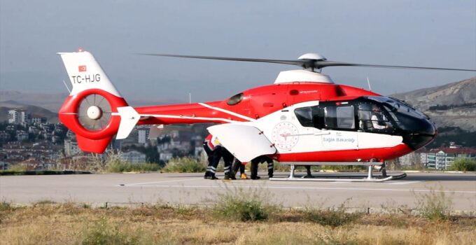 Nallıhan’da hava ambulansı kalp krizi geçiren hasta için havalandı