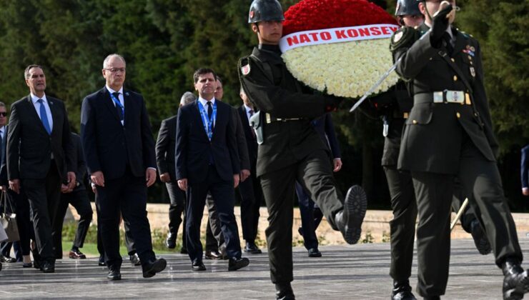 NATO heyeti Anıtkabiri ziyaret etti