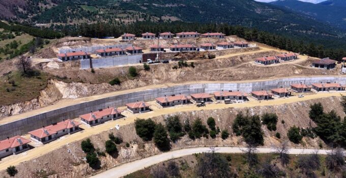 Ödemiş afet konutları yangının birinci yılında teslim ediliyor