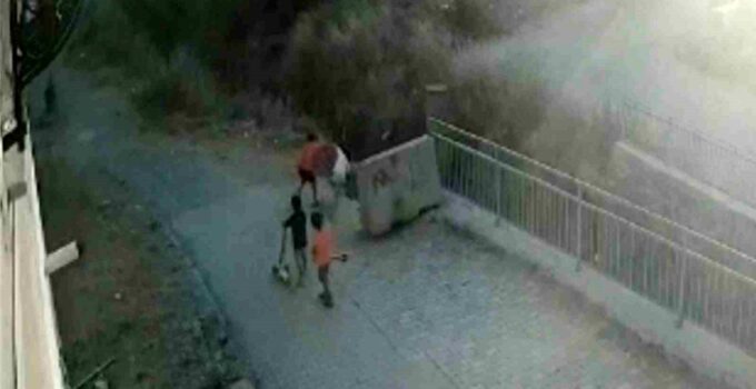 Otizmli 6 yaşındaki Helin Naz yaşıtları tarafından su kanalına itildi