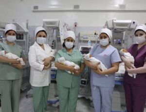 Özbekistan’da nadir görülen mucize: 32 yaşındaki kadın beşiz dünyaya getirdi