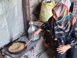Sakarya’da “nohut kavurga” geleneği gelecek nesillere aktarılıyor