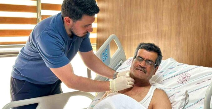Siirt’te felç riski taşıyan hasta başarılı şah damarı ameliyatıyla sağlığına kavuştu