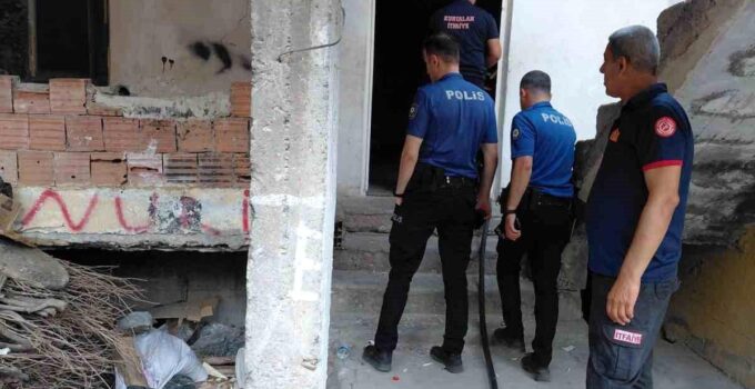 Siirt’te metruk binada yangın