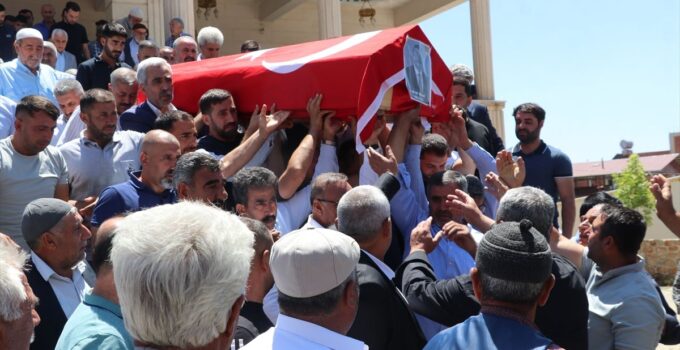 Şirvan Belediye Başkanı Necat Cellek’in cenazesi toprağa verildi