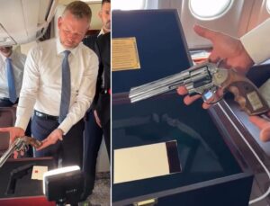 Slovakya Cumhurbaşkanı, Erdoğan’ın hediyesini gazetecilere gösterdi