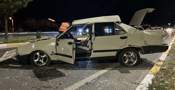 Sürücüsünün Kontrolünü Kaybeden Otomobil Takla Attı: 3 Yaralı