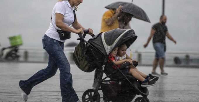 Valilik ve AKOM peş peşe uyardı: İstanbul’da sağanak ve dolu etkili olacak